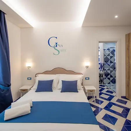 Oda ve Kahvaltı Gea 4*
